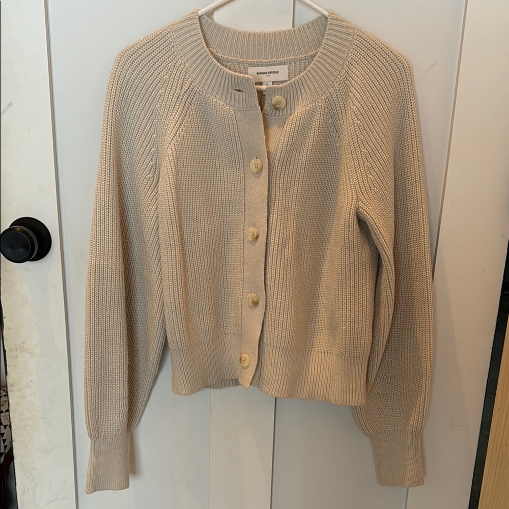 Banana Republic Women's Cardigan sweater